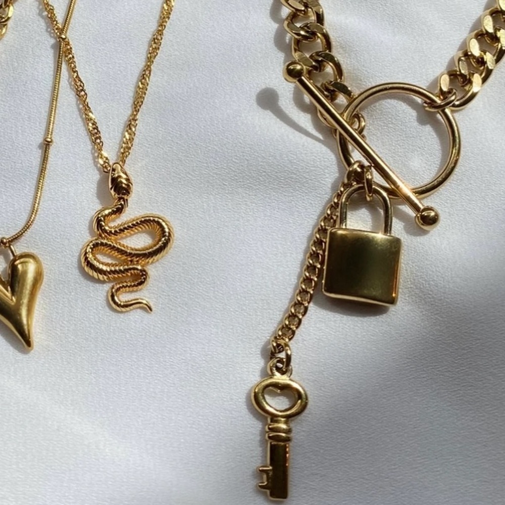 Lock pendant necklace - Picture 3 of 3